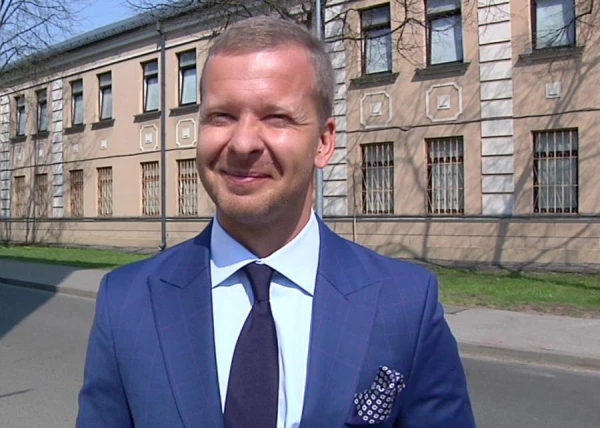 Prokurors lūdz tiesai apcietināt Baltkrievijā esošo Rosļikovu