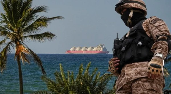 Irāna paziņo par alternatīviem kuģu ceļiem Hormuza šaurumā