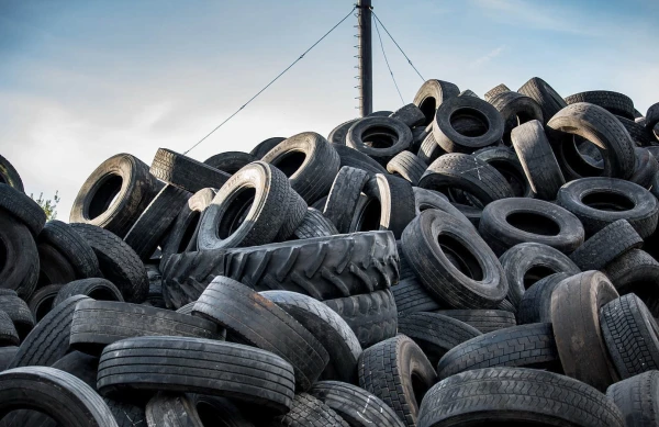 Vairākās vietās Latvijā aprīlī bez maksas varēs nodot nolietotās automašīnu riepas