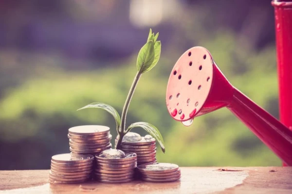 Eirozonas investoru pārliecībai aprīlī gada laikā zemākais līmenis