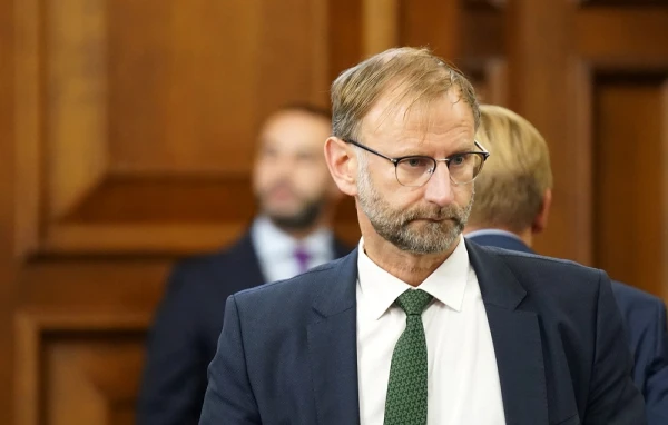 Piedāvā uz trim mēnešiem par 50% samazināt mēnešbiļešu cenas vilcienu satiksmē