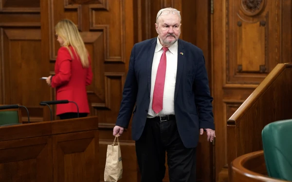 Deputāts Rotbergs deklarējis 47 454 eiro lielus uzkrājumus