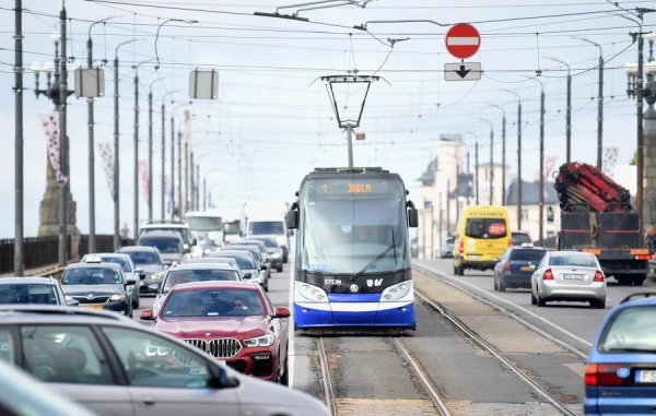 Lieldienās Rīgas sabiedriskais transports kursēs pēc brīvdienu grafika