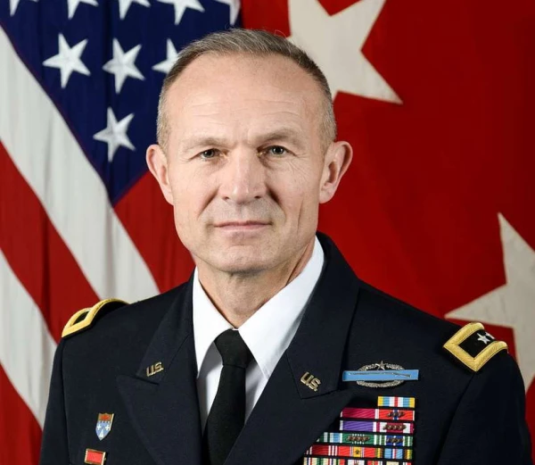 Hegsets nomaina ASV armijas štāba priekšnieku