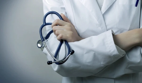 Lieldienu brīvdienās medicīnisko palīdzību varēs saņemt arī pie dežūrārstiem