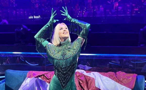 Samanta Tīna dzimšanas dienā paziņo par gaidāmo bērniņu