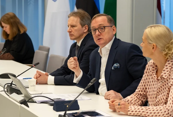 Saeimas preses dienesta foto