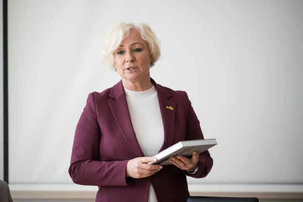 Saeimas preses dienesta foto