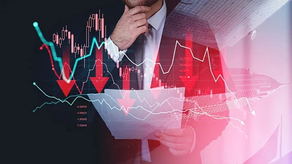 Akciju cenas pasaules biržās krītas, naftas cenas pieaug