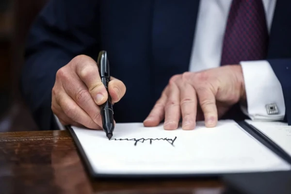 Uz jaunām ASV banknotēm būs Trampa paraksts