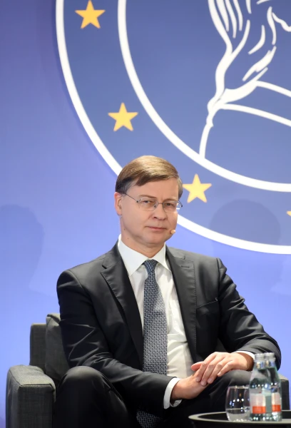 Dombrovskis: Lai ES atveseļošanas nauda netiktu zaudēta, projektus var sadalīt daļās