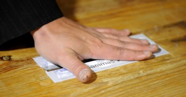 Steidz izsludināt likuma izmaiņas par balsu manuālu skaitīšanu nākamajās Saeimas vēlēšanās