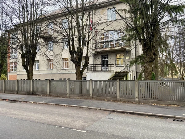 VNĪ ar 963 000 eiro sākumcenu izsolē piedāvā iegādāties vienu no Kapseļu ielas sociālā aprūpes centra ēkām