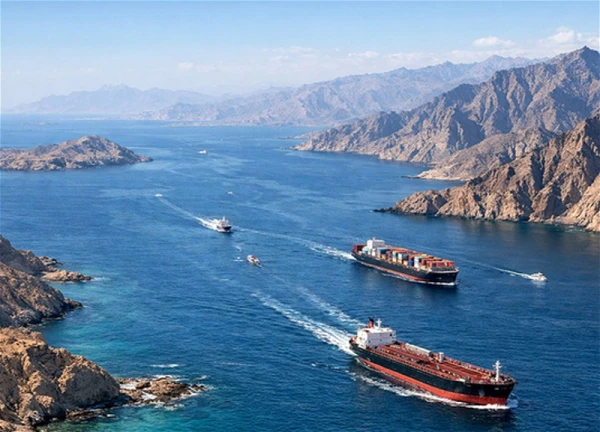 Irāna ļauj draudus neradošiem kuģiem šķērsot Hormuza šaurumu