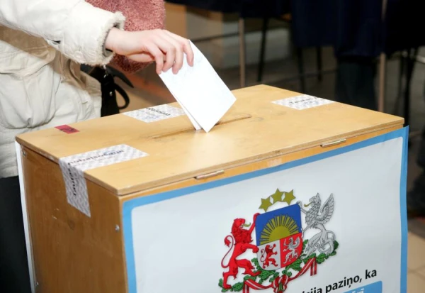 CVK oficiāli lūdz parlamentu pieņemt lēmumu par manuālu balsu skaitīšanu gaidāmajās vēlēšanās