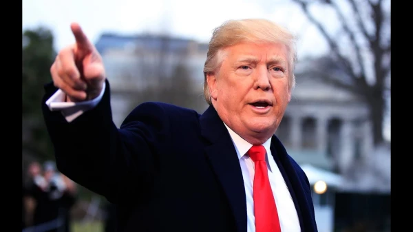 Aptauja: Trampam rekordzems darbības novērtējuma reitings