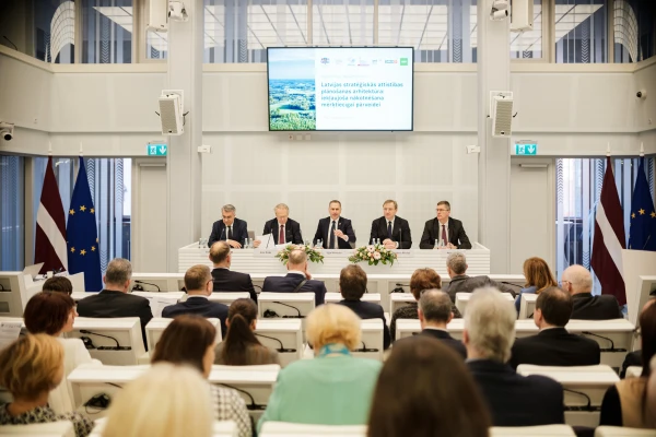 Saeimas preses dienesta foto