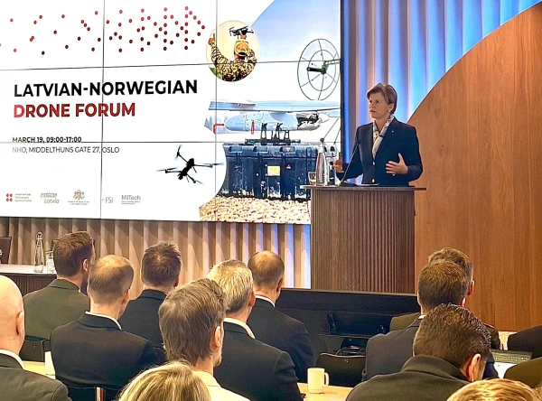Braže: Latvija vēlas padziļināt sadarbību ar Norvēģiju aizsardzības industrijā, īpaši dronu jomā