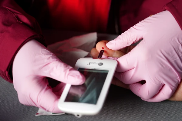 Protestā prasa valstij kompensēt diabēta pacientiem nepārtrauktās glikozes monitorēšanas sensorus