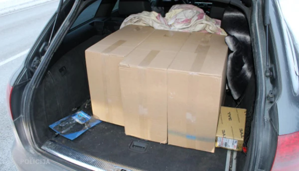 Pirmais randiņš rezultējas ar kriminālprocesu par 30 000 nelegālo cigarešu pārvadāšanu