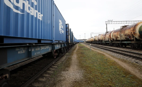 Rosina publiskot uzņēmumus, kas turpina tirdzniecību ar agresorvalstīm