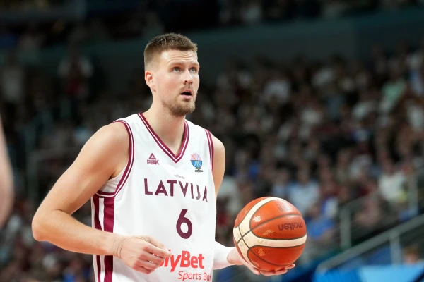 Porziņģis gūst 11 punktus «Warriors» zaudējumā «Celtics»