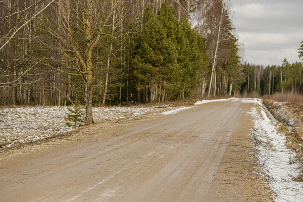 Šķīdoņa dēļ 775 grants autoceļu posmos ieviesti transporta masas ierobežojumi