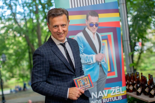 Par braukšanu stiprā reibumā sestdien, iespējams, aizturēts dziedātājs Rutulis