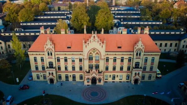 Rīgas 1. slimnīcā strādā 25 Ukrainas iedzīvotāji