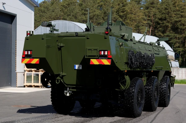 Aizsardzības ministrija noslēdz līgumu ar «Patria» par bruņutransportieru pilna cikla uzturēšanu Latvijā