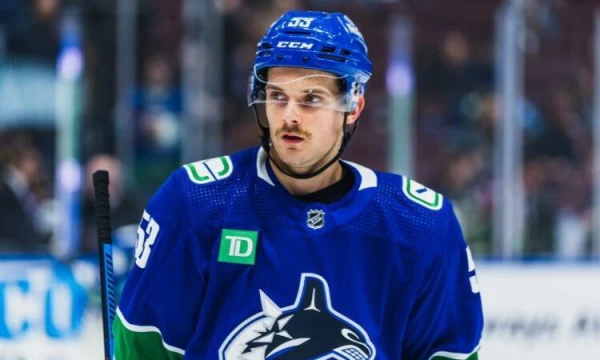 Bļugeram divas rezultatīvas piespēles «Canucks» neveiksmē