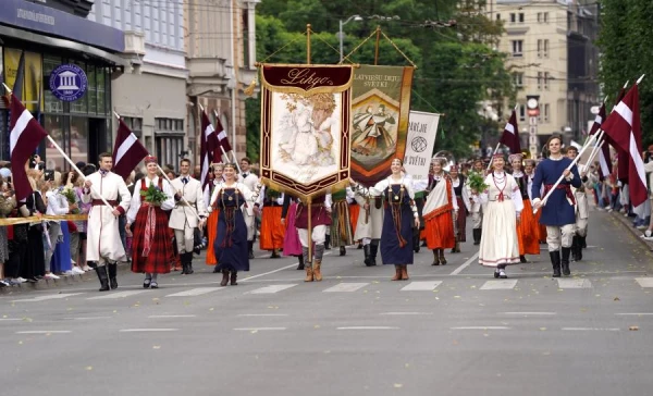 Iespējams pieteikties tautastērpu gājienam Daugavpilī