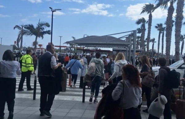 Kiprā evakuē britu karabāzi un lidostu