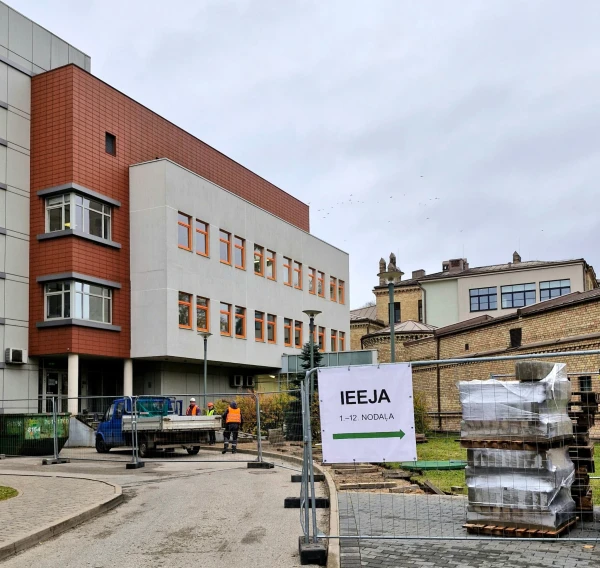 Rekonstrukcijas laikā Bērnu slimnīcas Jaundzimušo intensīvās terapijas nodaļu pārceļ uz pagaidu telpām