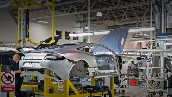 «Aston Martin» likvidēs 600 darbavietas