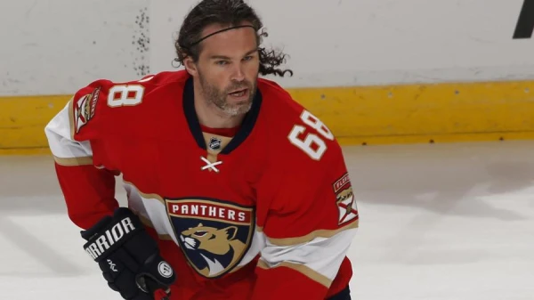 Čehu hokeja leģenda Jāgrs pieļauj profesionālās karjeras beigšanu