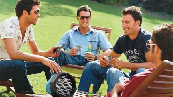 Aptauja: Latvijā 49% iedzīvotāju ir ieteikuši draugu vai paziņu darbam