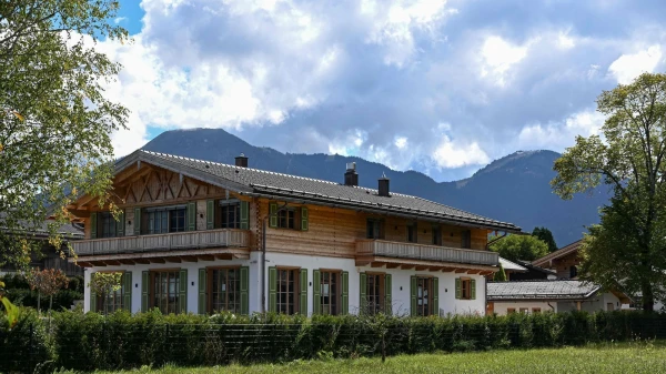 Izsolē piedāvā īpašumu, kas piederējis krievu oligarham Usmanovam