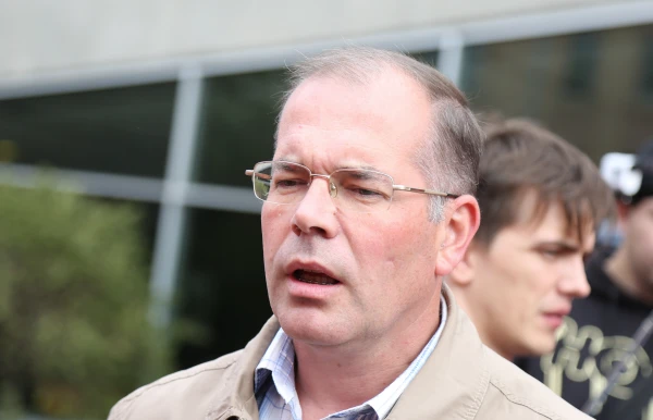 «Latvija pirmajā vietā» aicinās Saeimu atņemt Mamikinam pilsonību