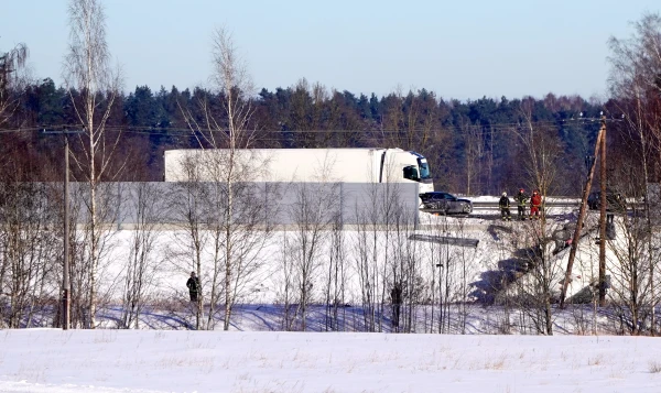 Uz Ķekavas apvedceļa notikušās avārijas vietā gāzes bīstamība likvidēta