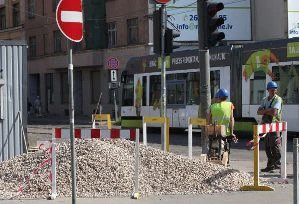 Vasarā Rīgā turpināsies plaši satiksmes infrastruktūras uzlabošanas darbi