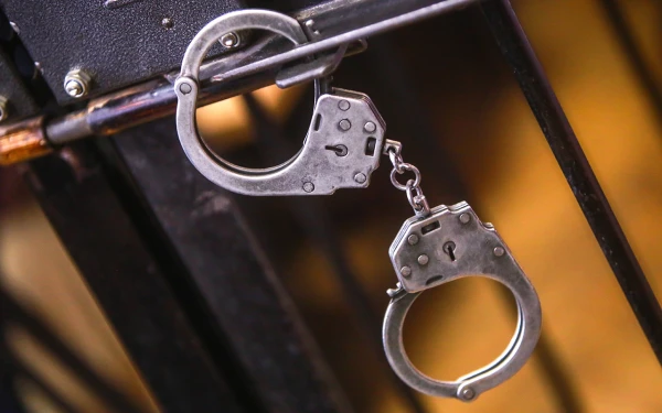 Valmierā trīs personas aiztur par huligānismu un uzbrukumu policistiem