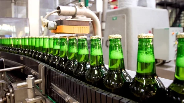 «Heineken» likvidēs līdz 6000 darbavietu