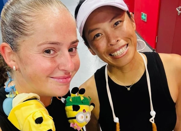 Ostapenko Dohas «WTA 1000» turnīrā sasniedz dubultspēļu ceturtdaļfinālu