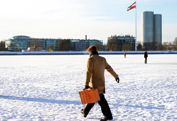 Brīvdienās vairāk nekā 200 cilvēku Rīgā pārkāpa aizliegumu kāpt uz ledus
