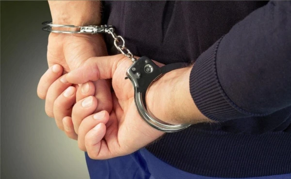 IDB aizdomās par dienesta stāvokļa izmantošanu aizturējis vēl piecus policistus