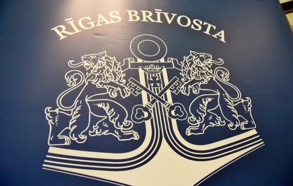 Uz Rīgas ostu uzsāk aviācijas degvielas piegādes no ASV