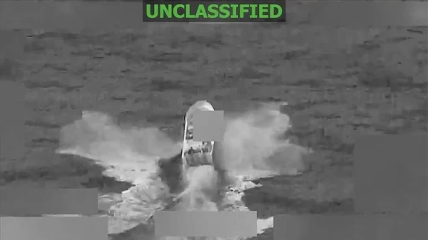 ASV triecienā narkotiku kontrabandas kuģim Klusajā okeānā nogalināti divi cilvēki