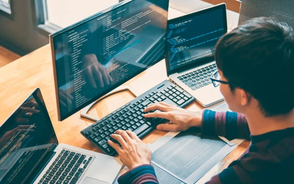 Aicina pieteikties bezmaksas programmēšanas apmācībām jaunietēm