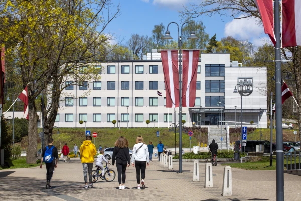 Ogres novada domes opozīcija aicina uz atklātām pārrunām